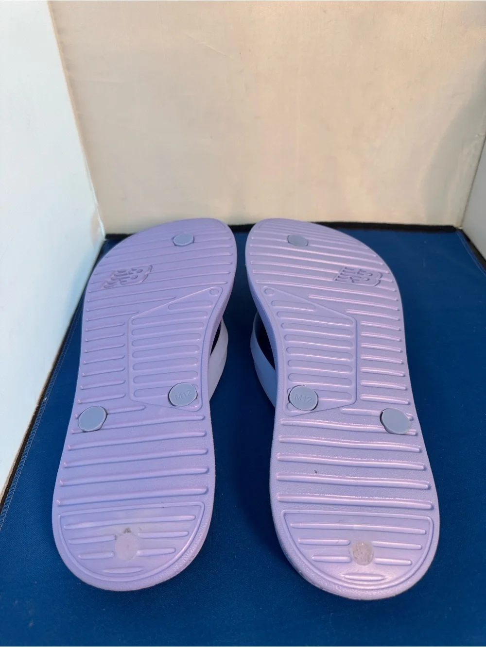 New Balance Mens size 12 Lavender Comfort Foam Flip Flop Sandals